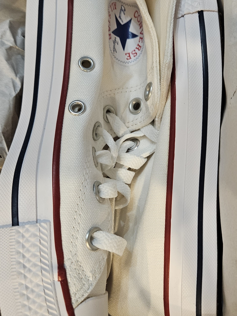 Converse Chuck Taylor All Star Low Top Sneakers - White- Size 5.5Mens/7.5Women's